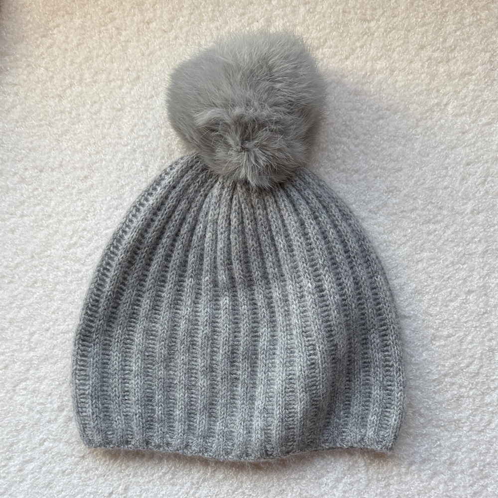 Restoration Hardware Grey RIBBED CASHMERE BEANIE WITH FUR POM-POM - Picture 2 of 6